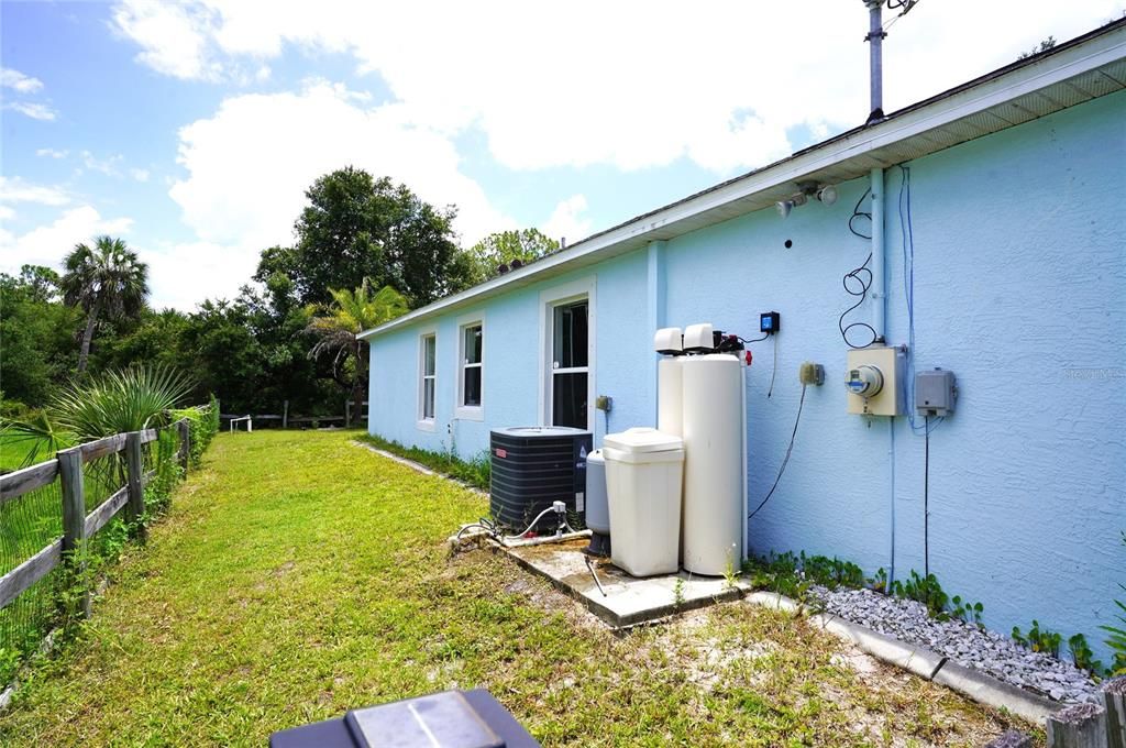 For Sale: $379,900 (3 beds, 2 baths, 1882 Square Feet)