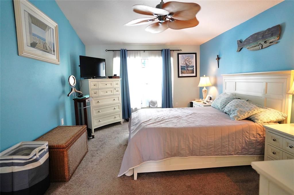 For Sale: $379,900 (3 beds, 2 baths, 1882 Square Feet)