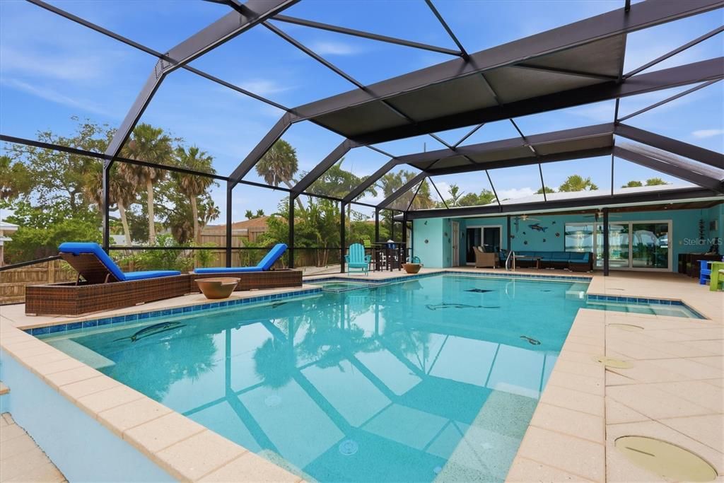 For Sale: $2,300,000 (3 beds, 2 baths, 2144 Square Feet)