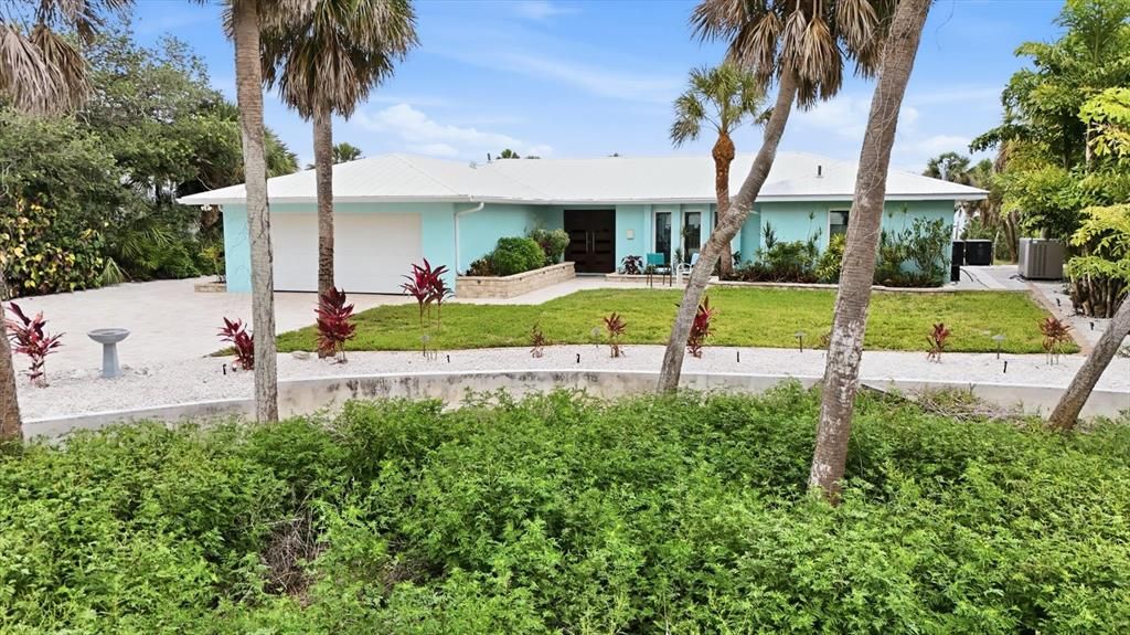 For Sale: $2,300,000 (3 beds, 2 baths, 2144 Square Feet)