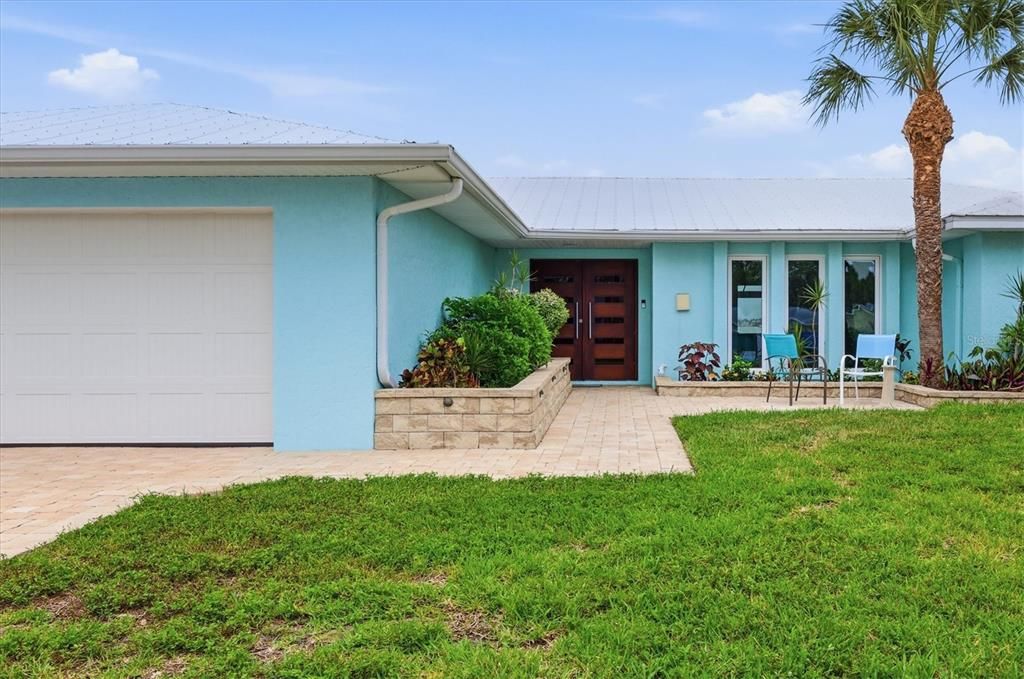 For Sale: $2,300,000 (3 beds, 2 baths, 2144 Square Feet)