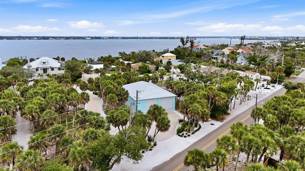 For Sale: $2,300,000 (3 beds, 2 baths, 2144 Square Feet)