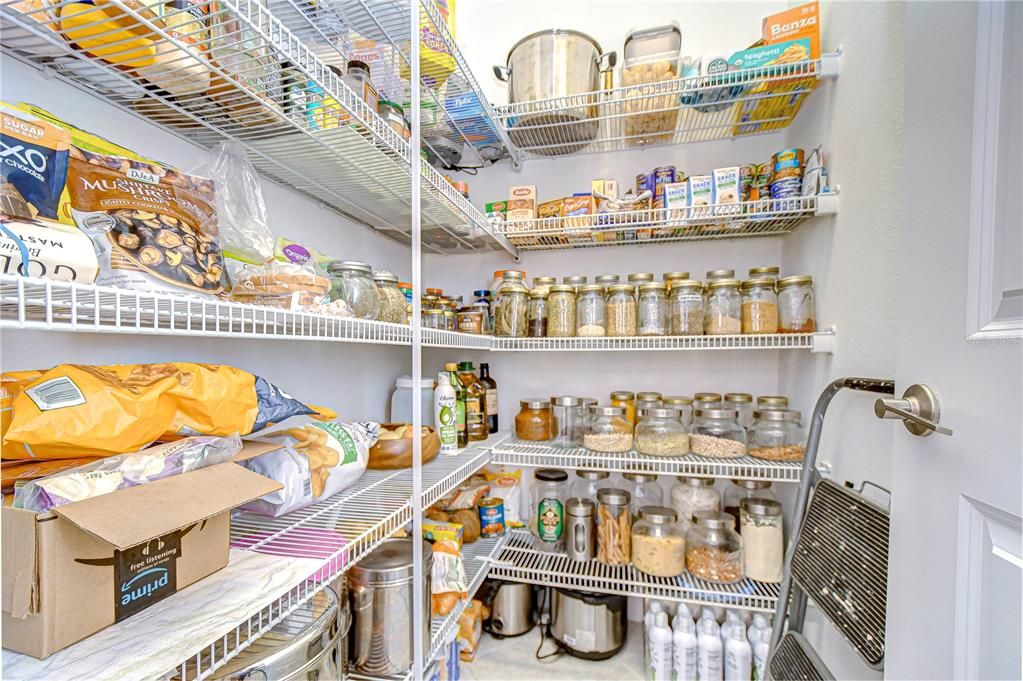 En Renta: $3,300 (4 camas, 3 baños, 2716 Pies cuadrados)