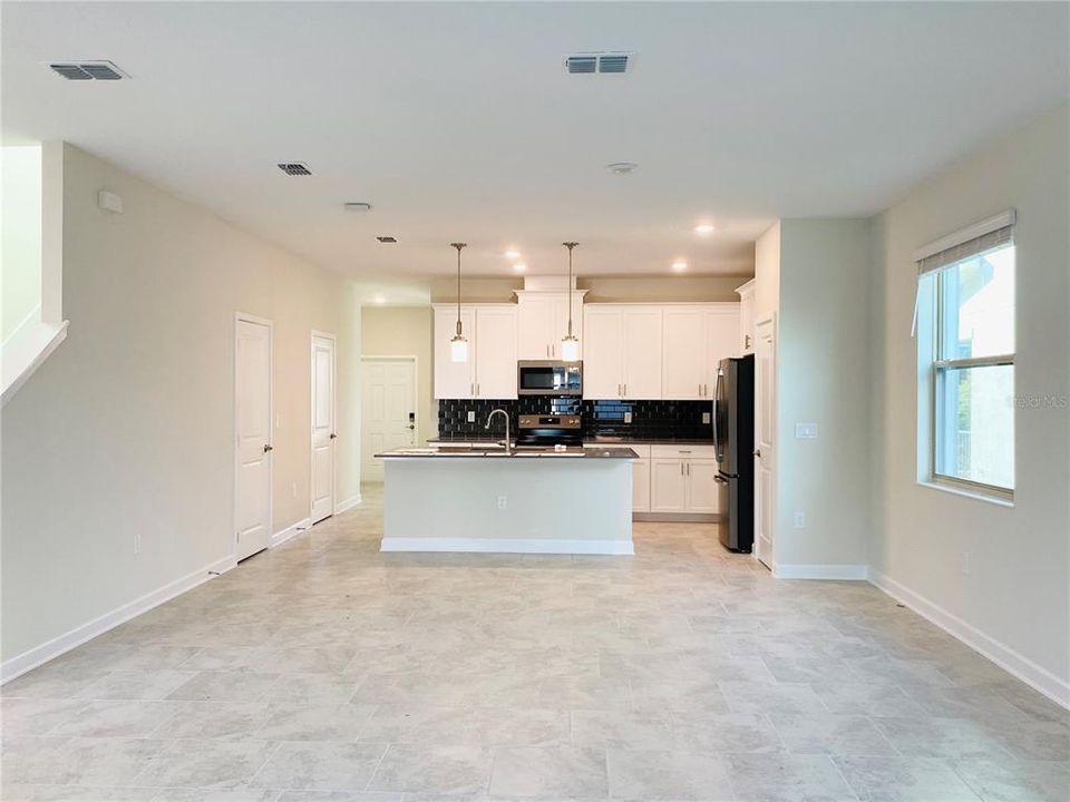 For Rent: $2,695 (3 beds, 3 baths, 2132 Square Feet)