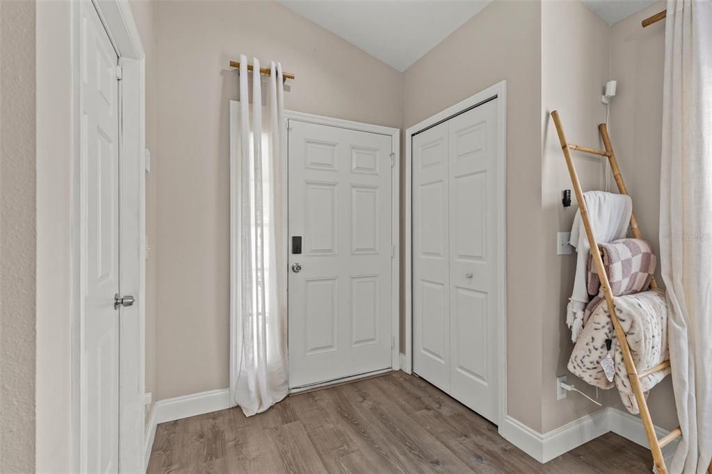 For Sale: $375,000 (3 beds, 2 baths, 1335 Square Feet)