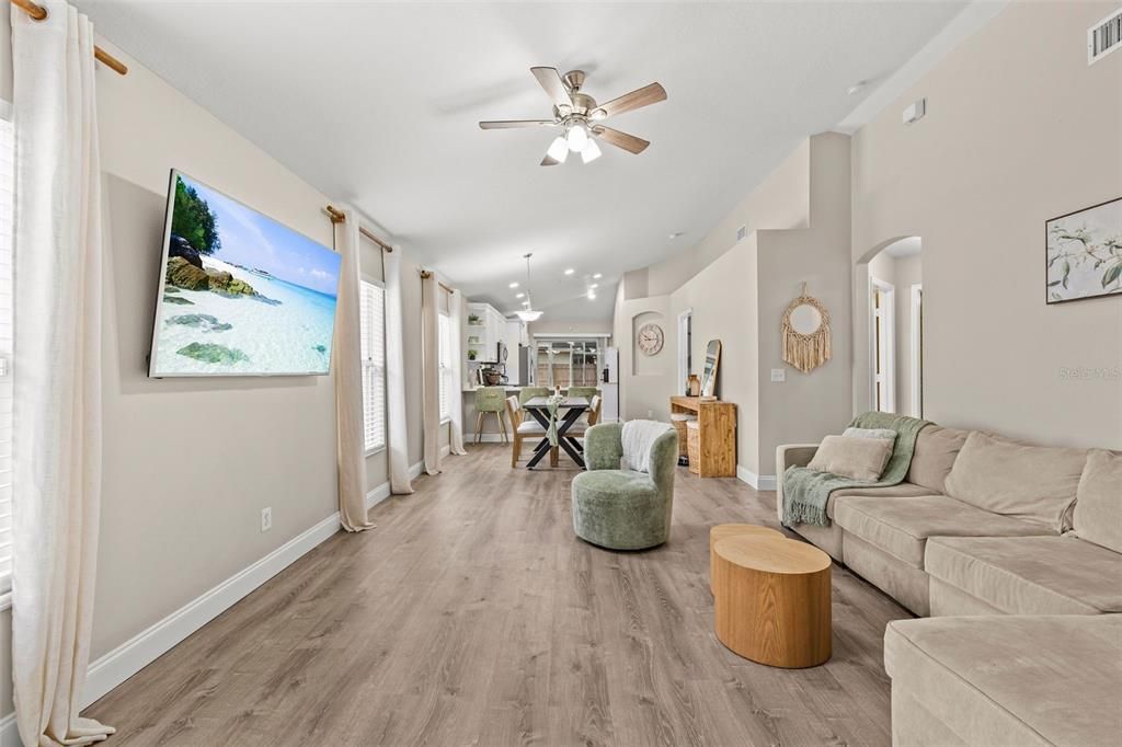For Sale: $375,000 (3 beds, 2 baths, 1335 Square Feet)