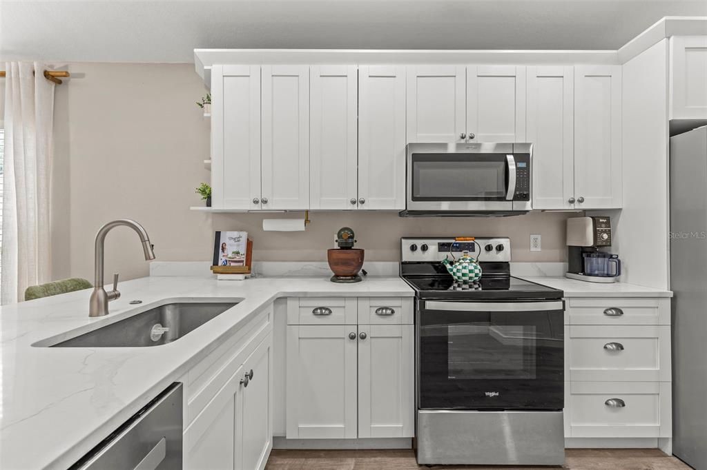 For Sale: $375,000 (3 beds, 2 baths, 1335 Square Feet)