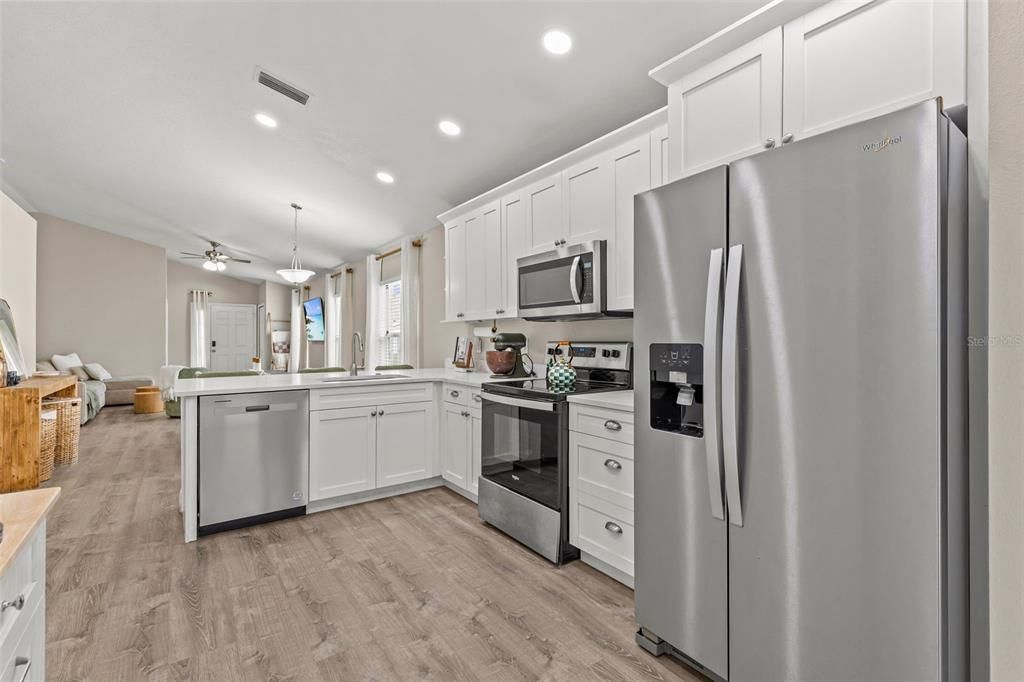 For Sale: $375,000 (3 beds, 2 baths, 1335 Square Feet)
