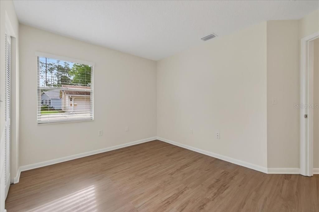 En Venta: $439,900 (5 camas, 4 baños, 2059 Pies cuadrados)
