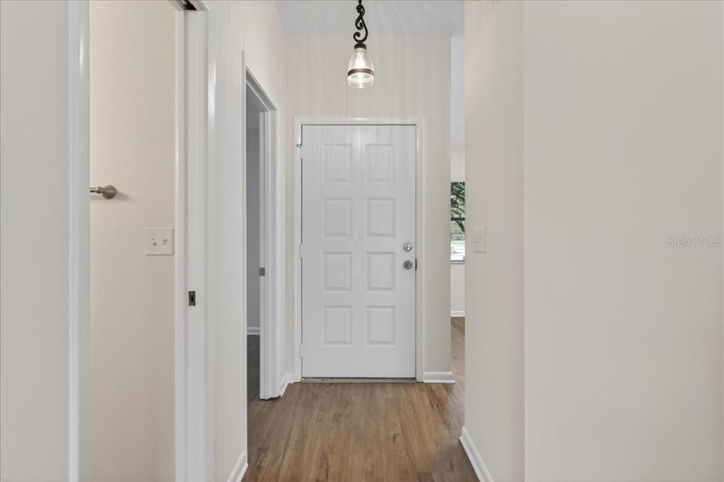En Venta: $439,900 (5 camas, 4 baños, 2059 Pies cuadrados)