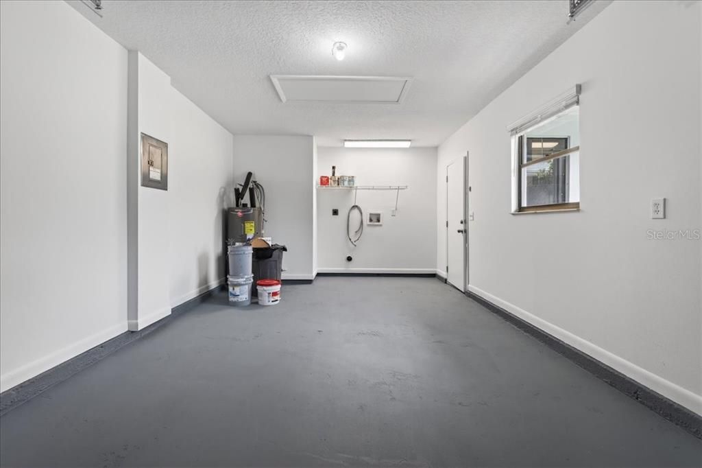 En Venta: $439,900 (5 camas, 4 baños, 2059 Pies cuadrados)