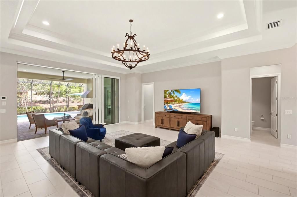 For Sale: $1,685,000 (3 beds, 2 baths, 2585 Square Feet)