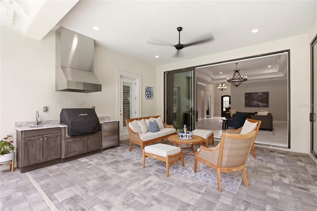 For Sale: $1,685,000 (3 beds, 2 baths, 2585 Square Feet)