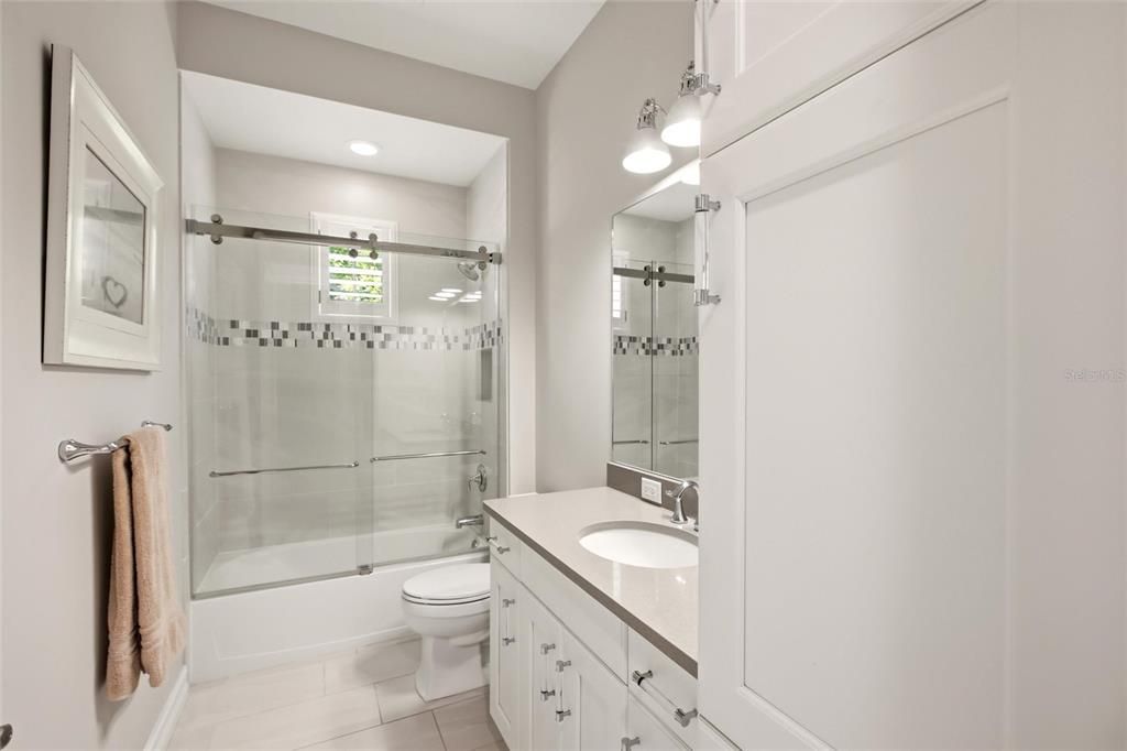 For Sale: $1,685,000 (3 beds, 2 baths, 2585 Square Feet)
