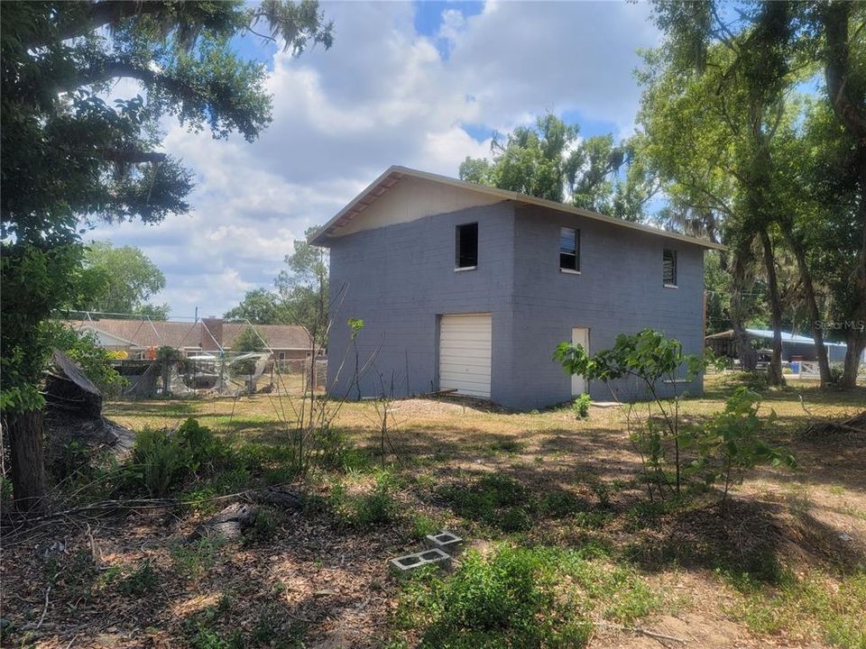 For Sale: $199,000 (1 beds, 1 baths, 2170 Square Feet)