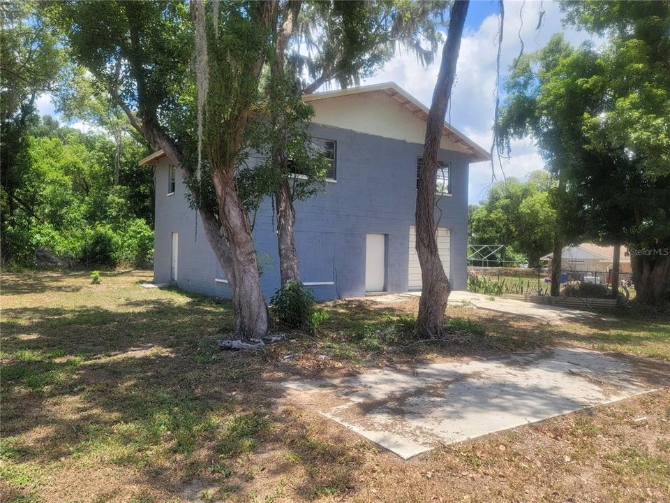 For Sale: $199,000 (1 beds, 1 baths, 2170 Square Feet)