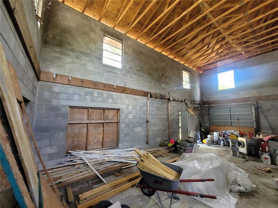 For Sale: $199,000 (1 beds, 1 baths, 2170 Square Feet)