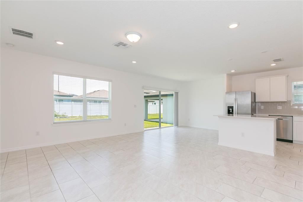 For Sale: $375,000 (3 beds, 2 baths, 1447 Square Feet)