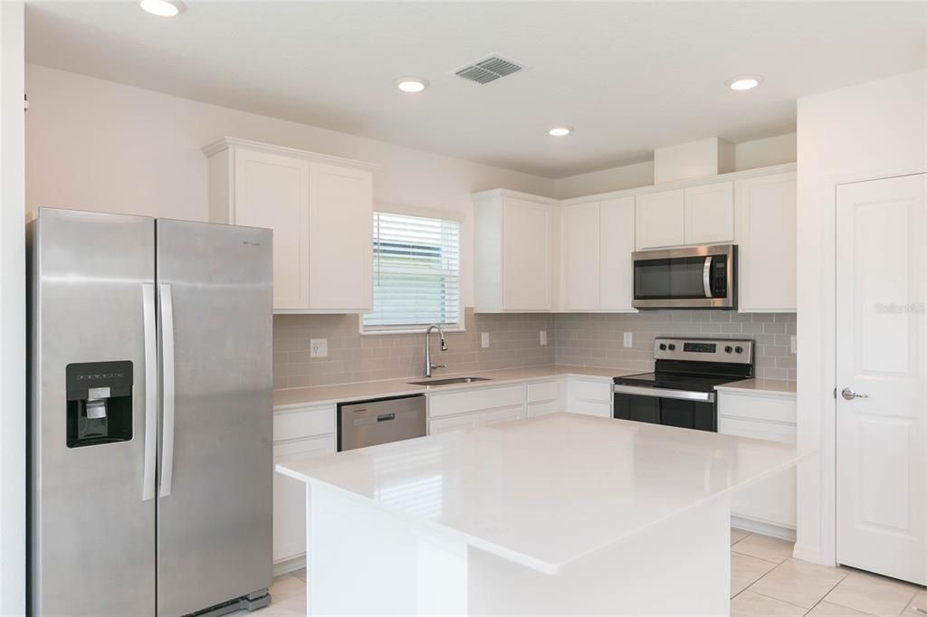 For Sale: $375,000 (3 beds, 2 baths, 1447 Square Feet)