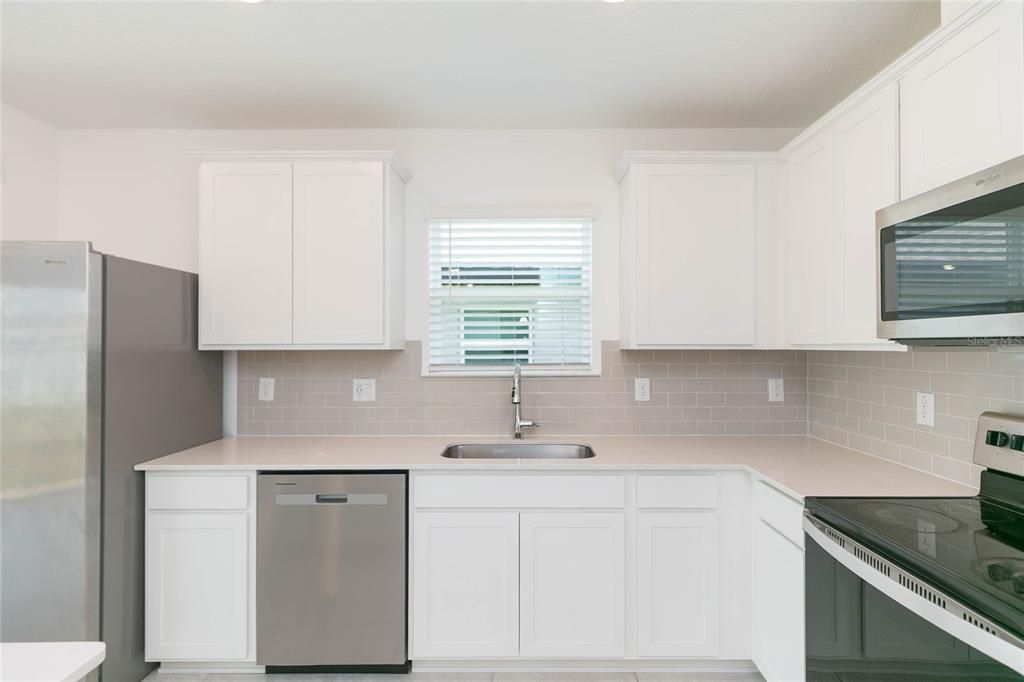 For Sale: $375,000 (3 beds, 2 baths, 1447 Square Feet)