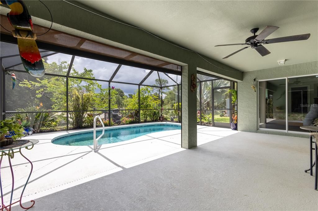 For Sale: $425,000 (3 beds, 2 baths, 1548 Square Feet)
