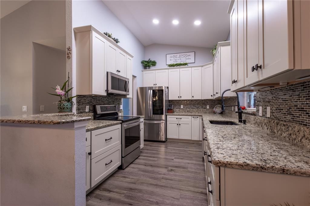 For Sale: $425,000 (3 beds, 2 baths, 1548 Square Feet)