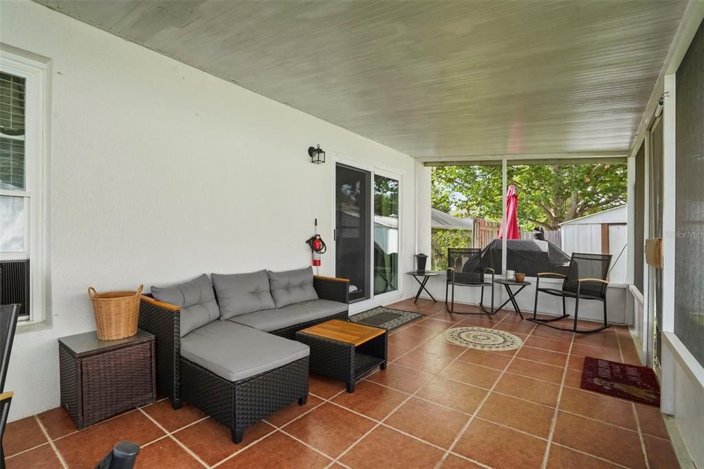 For Sale: $550,000 (3 beds, 2 baths, 1618 Square Feet)