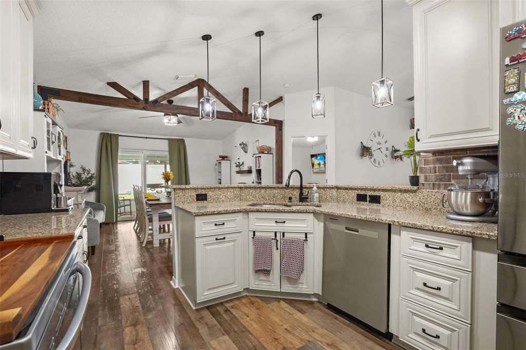 For Sale: $550,000 (3 beds, 2 baths, 1618 Square Feet)
