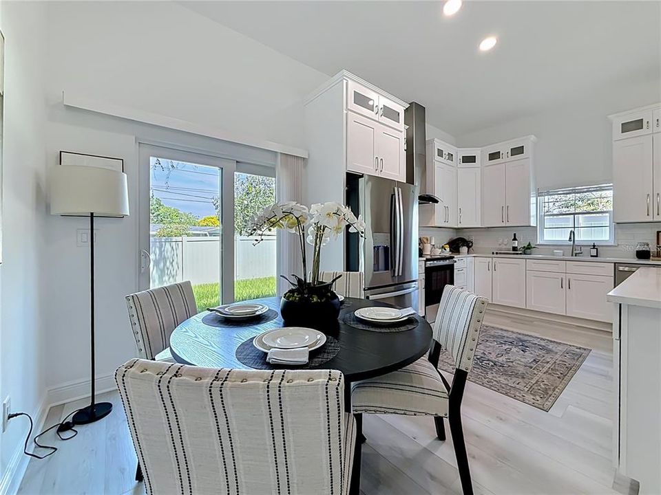 На продажу: $699,900 (5 спален, 3 ванн, 2412 Квадратных фут)