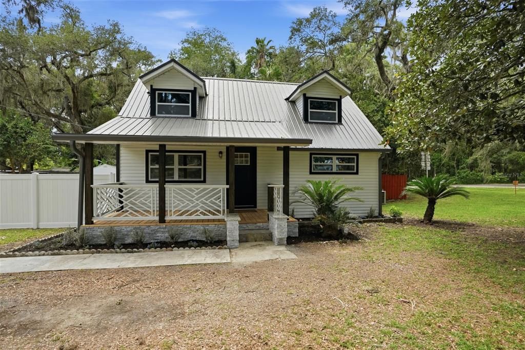 For Sale: $339,500 (3 beds, 2 baths, 1254 Square Feet)
