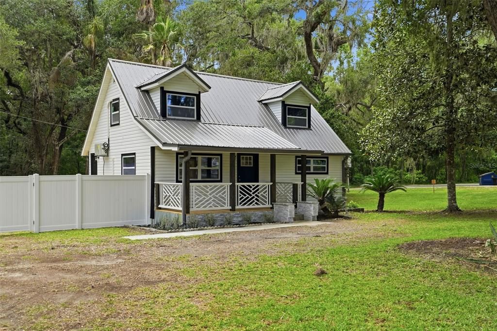 For Sale: $339,500 (3 beds, 2 baths, 1254 Square Feet)