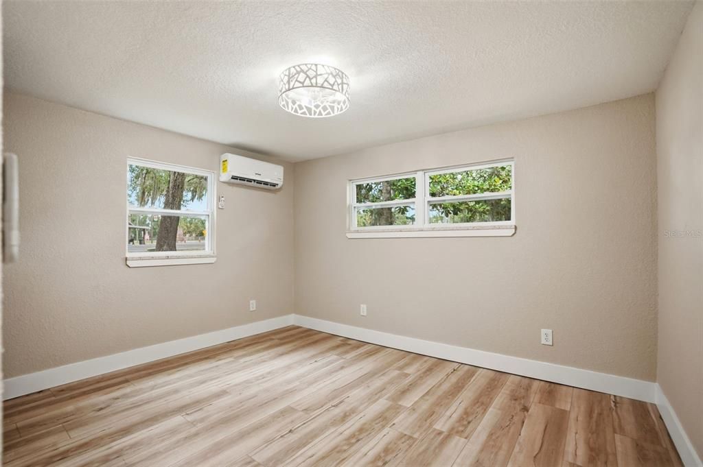 For Sale: $339,500 (3 beds, 2 baths, 1254 Square Feet)