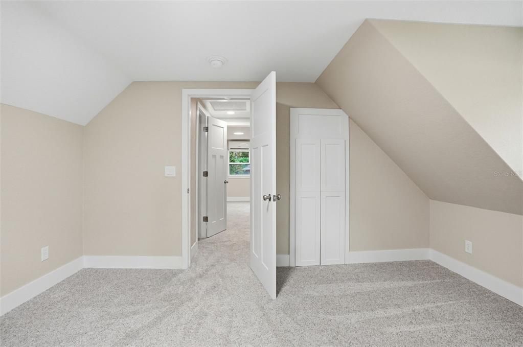 For Sale: $339,500 (3 beds, 2 baths, 1254 Square Feet)