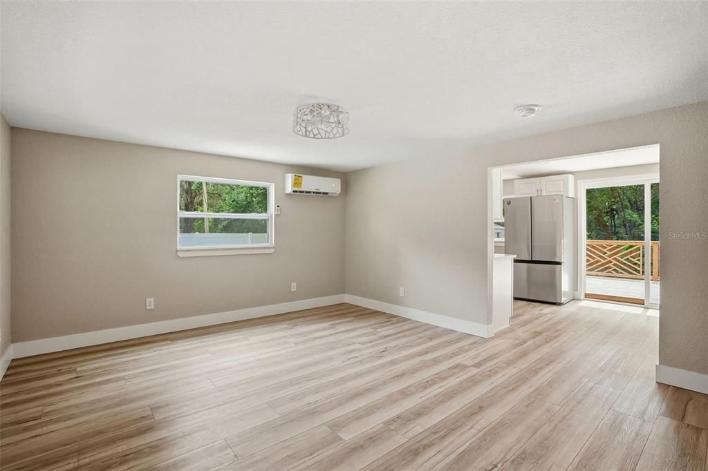 For Sale: $339,500 (3 beds, 2 baths, 1254 Square Feet)