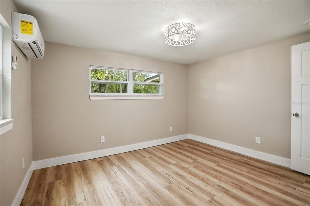 For Sale: $339,500 (3 beds, 2 baths, 1254 Square Feet)