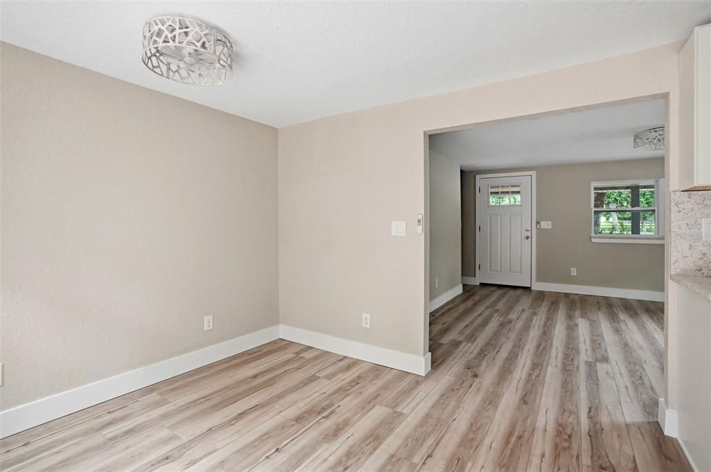 For Sale: $339,500 (3 beds, 2 baths, 1254 Square Feet)