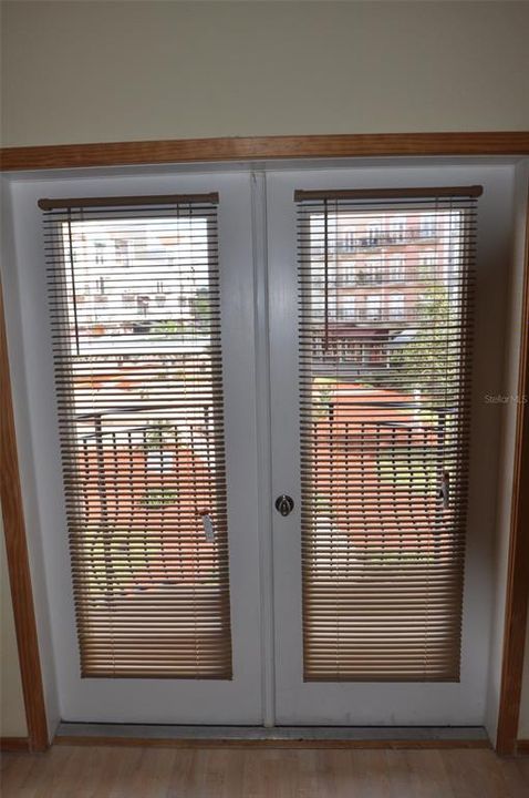 For Rent: $1,350 (1 beds, 1 baths, 670 Square Feet)