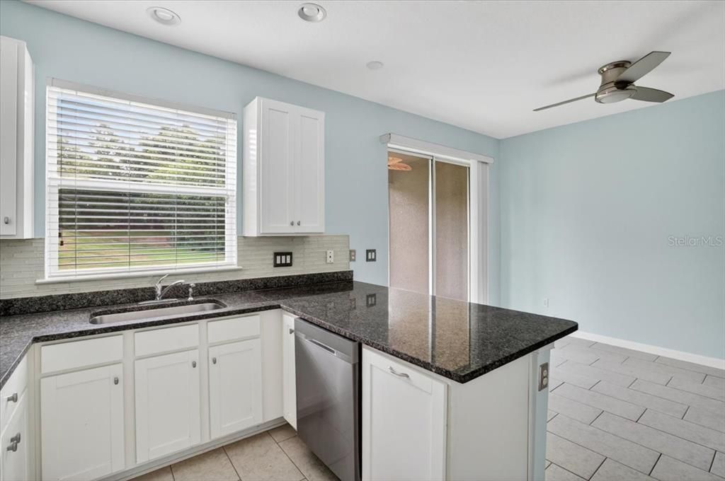 En Venta: $299,000 (3 camas, 2 baños, 1512 Pies cuadrados)