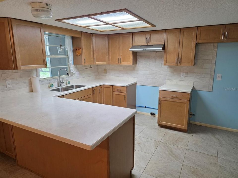 For Sale: $280,000 (2 beds, 2 baths, 1032 Square Feet)