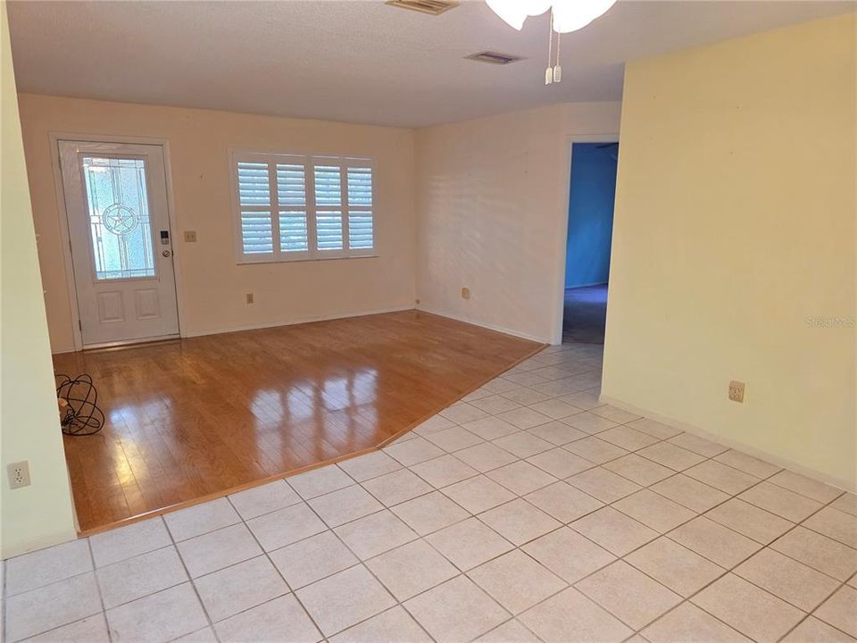 For Sale: $280,000 (2 beds, 2 baths, 1032 Square Feet)