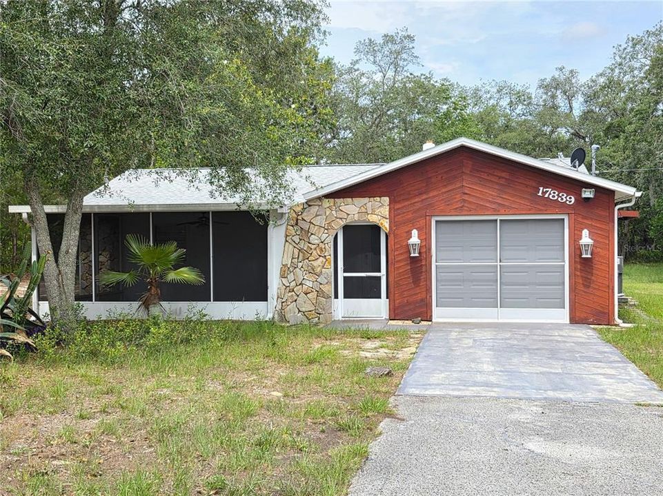 For Sale: $280,000 (2 beds, 2 baths, 1032 Square Feet)