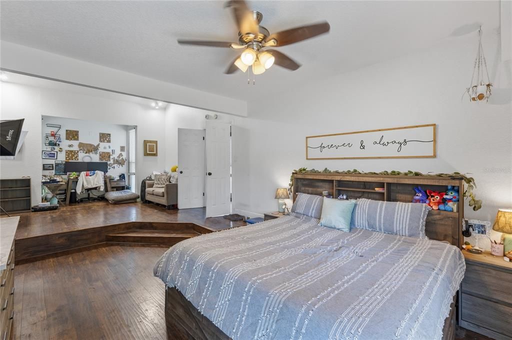 For Sale: $699,000 (4 beds, 2 baths, 2754 Square Feet)