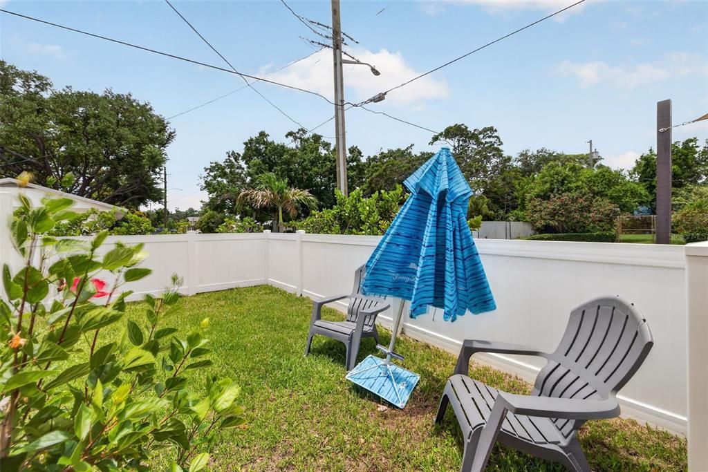 For Rent: $1,500 (1 beds, 1 baths, 250 Square Feet)