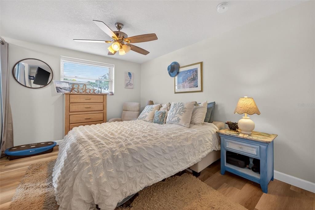 For Rent: $1,500 (1 beds, 1 baths, 250 Square Feet)