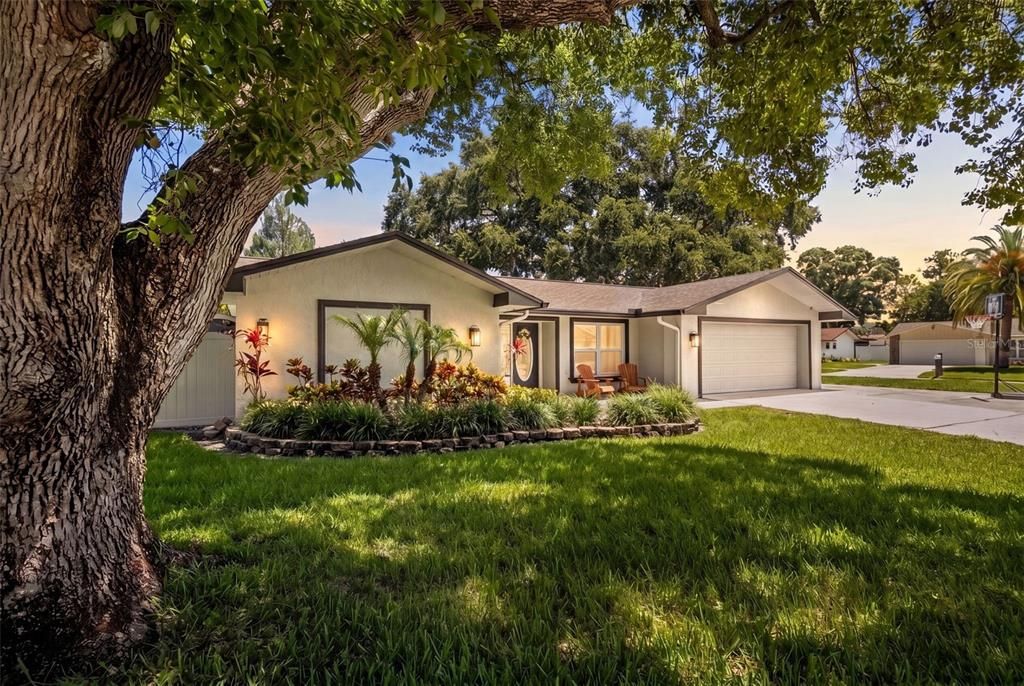 Active With Contract: $699,000 (4 beds, 3 baths, 2134 Square Feet)