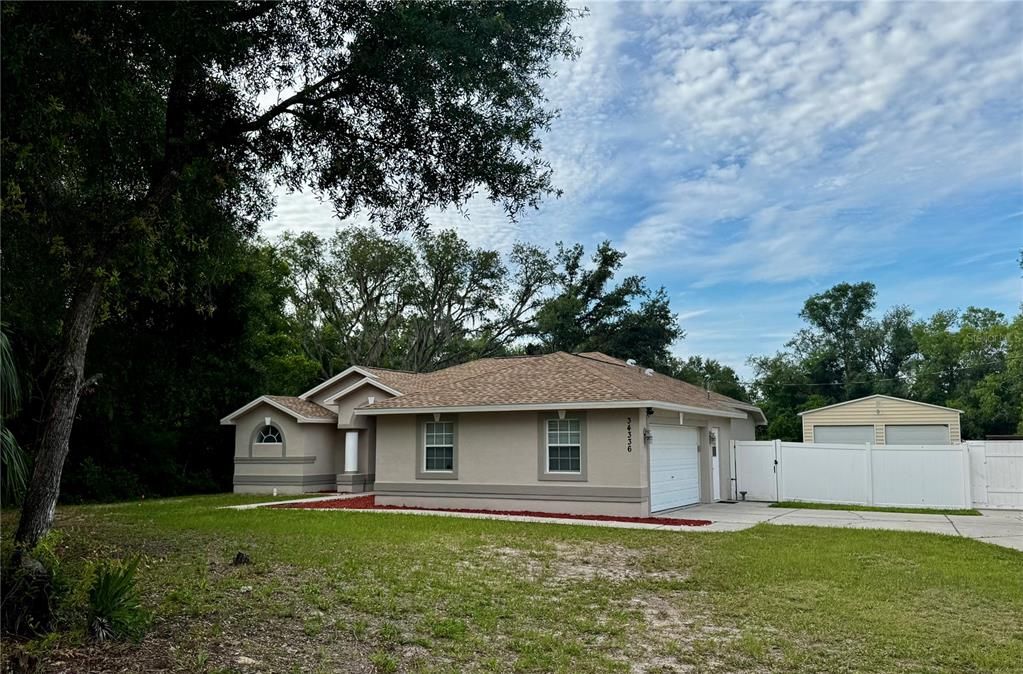 For Sale: $429,900 (3 beds, 2 baths, 1599 Square Feet)