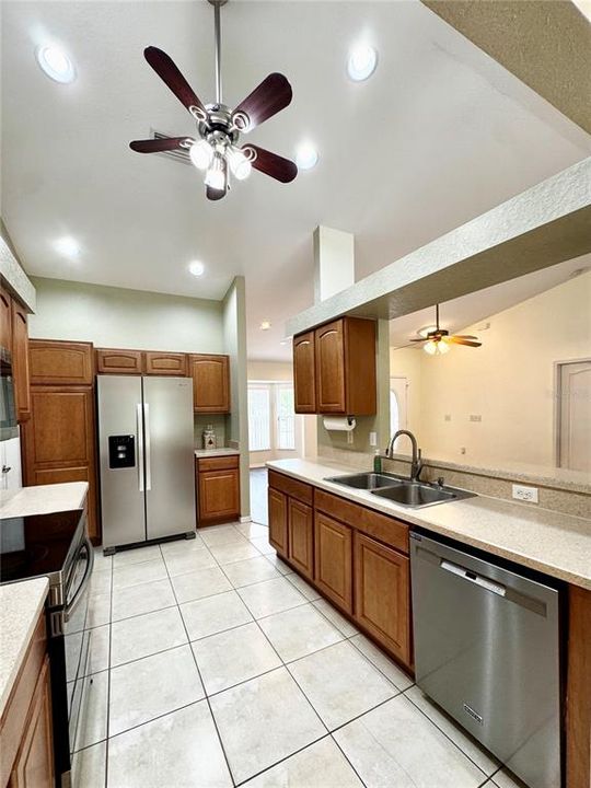 For Sale: $429,900 (3 beds, 2 baths, 1599 Square Feet)