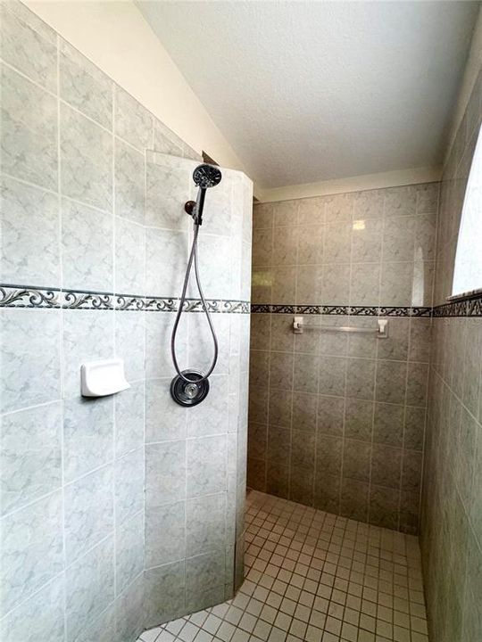 For Sale: $429,900 (3 beds, 2 baths, 1599 Square Feet)