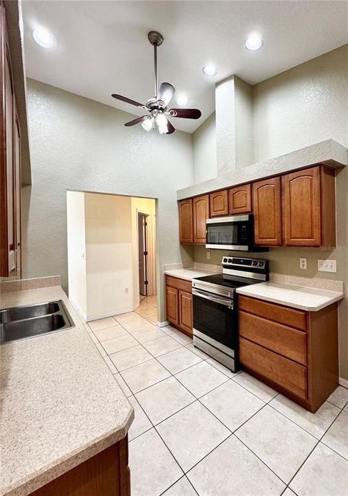 For Sale: $429,900 (3 beds, 2 baths, 1599 Square Feet)