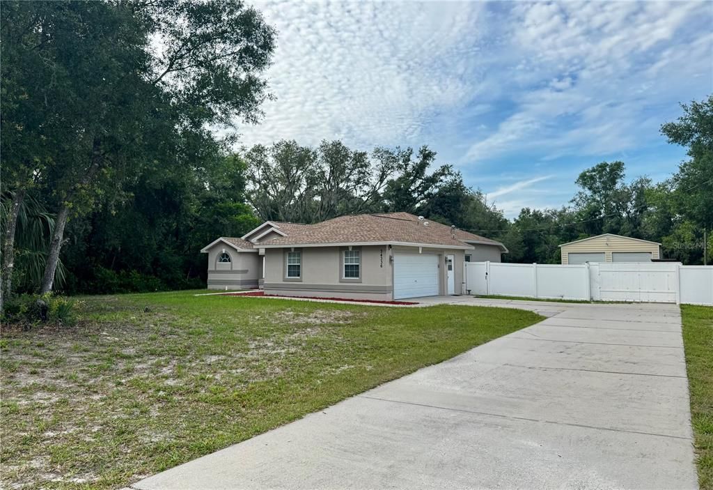 For Sale: $429,900 (3 beds, 2 baths, 1599 Square Feet)